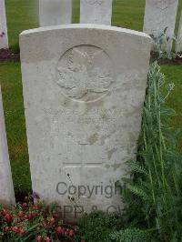 Etaples Military Cemetery - Hughes, Hugh William